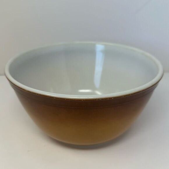 Vintage woodland Pyrex no 402 bowl - Picture 1 of 3
